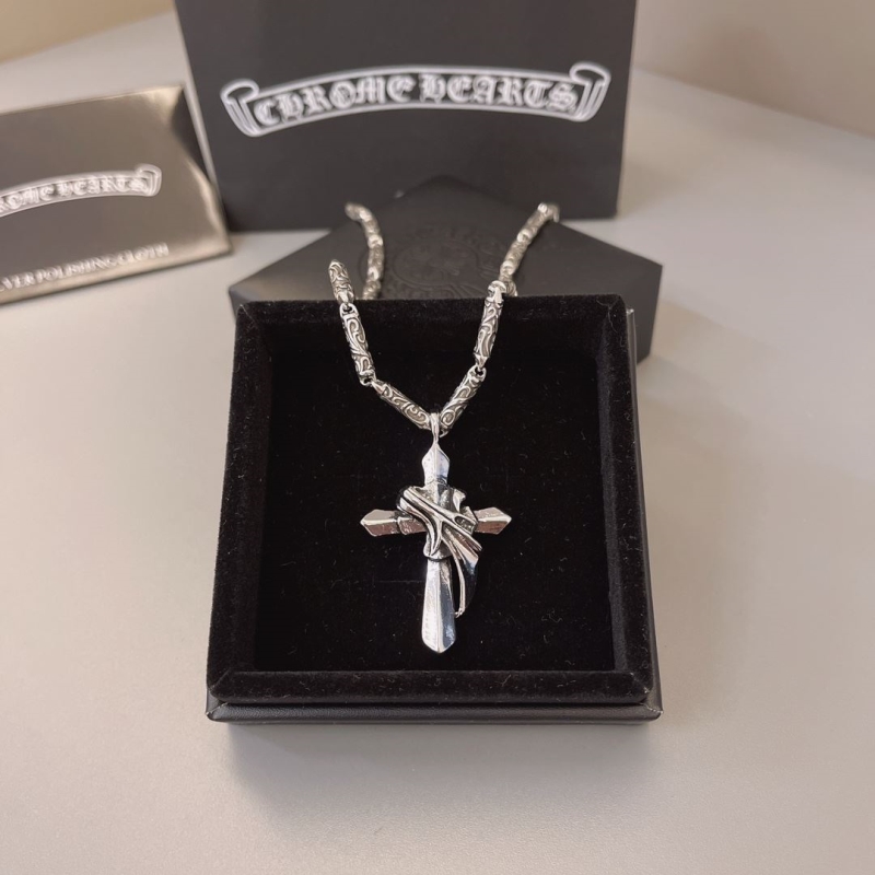 Ch**me He**ts necklaces